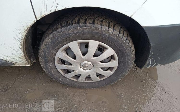 RENAULT TRAFIC III Fourgon Phase 2 L1H1 1200 2.0 dCi 16V 120 cv – DIESEL – ANNEE 2021 BLANC GD-177-VR