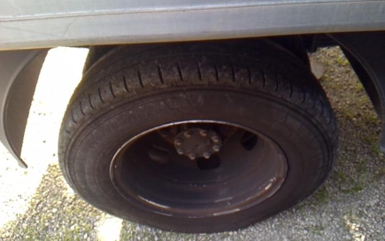 NISSAN NV400 CAISSE HAYON BLANC GE-584-WX