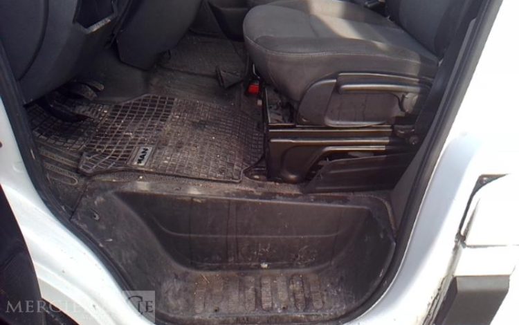 NISSAN NV400 CAISSE HAYON BLANC GE-584-WX