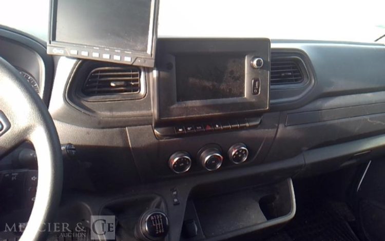 NISSAN NV400 CAISSE HAYON BLANC GE-584-WX