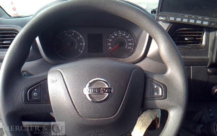 NISSAN NV400 CAISSE HAYON BLANC GE-584-WX