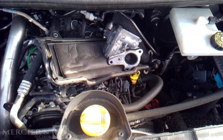 NISSAN NV400 CAISSE HAYON BLANC GE-584-WX