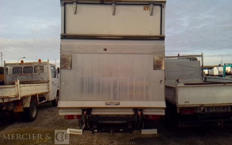 NISSAN NV400 CAISSE HAYON BLANC GE-584-WX