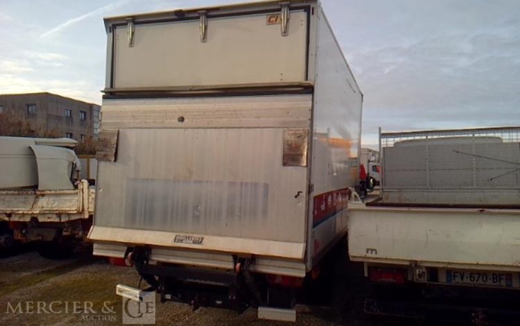 NISSAN NV400 CAISSE HAYON BLANC GE-584-WX