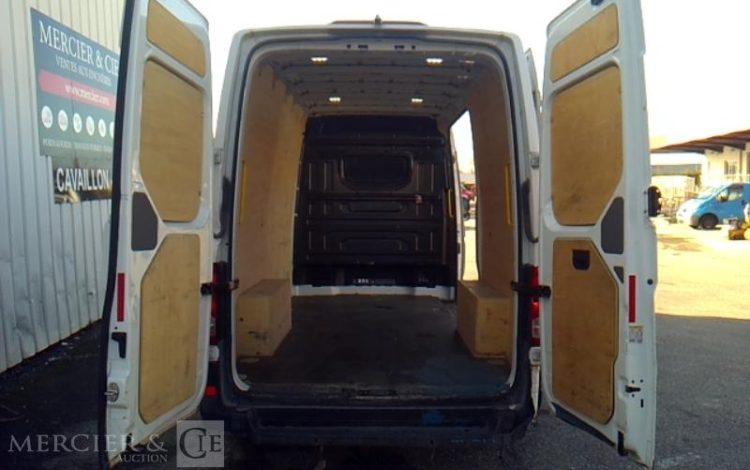 VOLKSWAGEN CRAFTER BLANC GF-091-AX