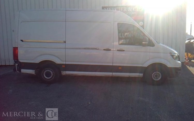 VOLKSWAGEN CRAFTER BLANC GF-091-AX