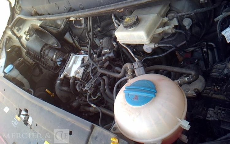 VOLKSWAGEN CRAFTER BLANC GF-091-AX