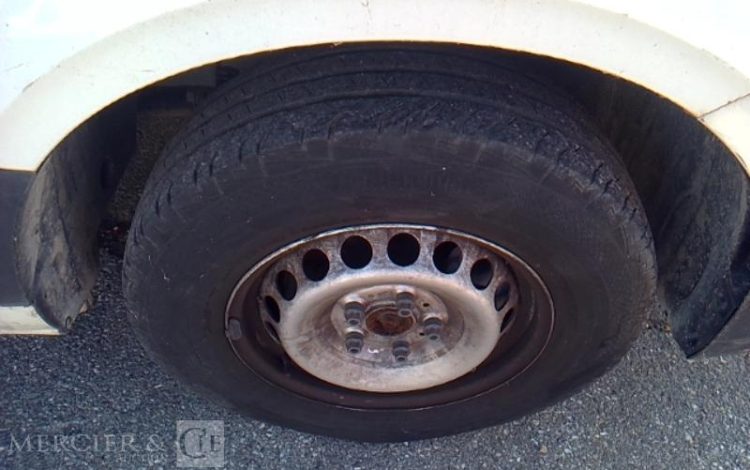 VOLKSWAGEN CRAFTER BLANC GF-091-AX