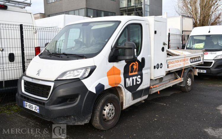 PEUGEOT BOXER BENNE 2.2 BLUEHDI 140 BLANC GF-669-JG