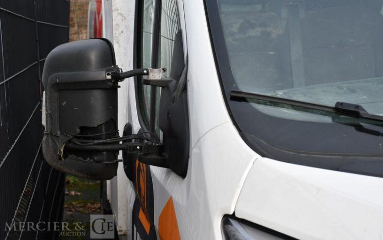 PEUGEOT BOXER BENNE 2.2 BLUEHDI 140 BLANC GF-669-JG