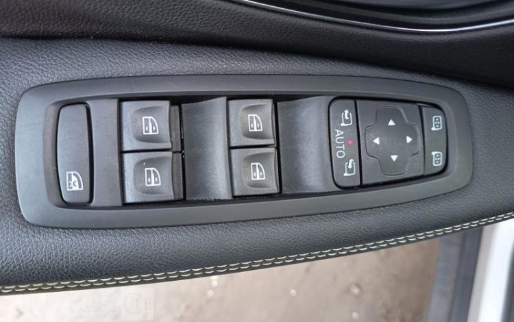 RENAULT Grand Scénic IV Phase 2 1.3 Tce 16V EDC7 158 cv Boîte auto GRIS GN-214-TF