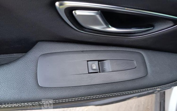 RENAULT Grand Scénic IV Phase 2 1.3 Tce 16V EDC7 158 cv Boîte auto GRIS GN-214-TF