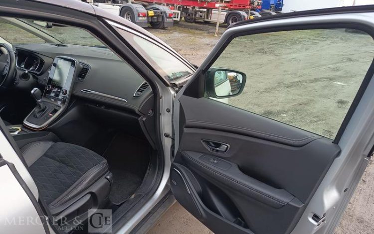 RENAULT Grand Scénic IV Phase 2 1.3 Tce 16V EDC7 158 cv Boîte auto GRIS GN-214-TF