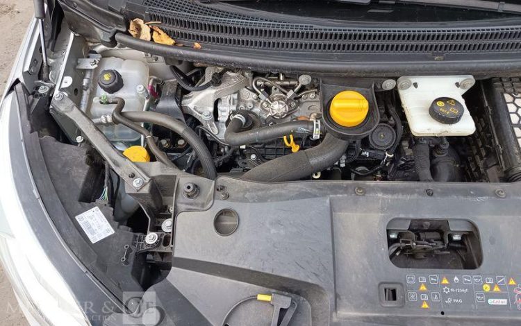 RENAULT Grand Scénic IV Phase 2 1.3 Tce 16V EDC7 158 cv Boîte auto GRIS GN-214-TF