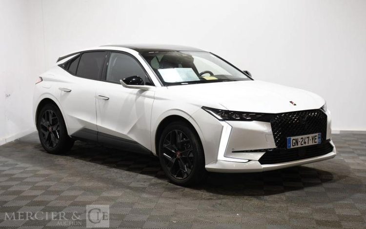 DS DS4 1.6 225H 180ch PHEV 13.2KWH PERFORMANCE LINE PLUS EAT BLANC GN-247-YE