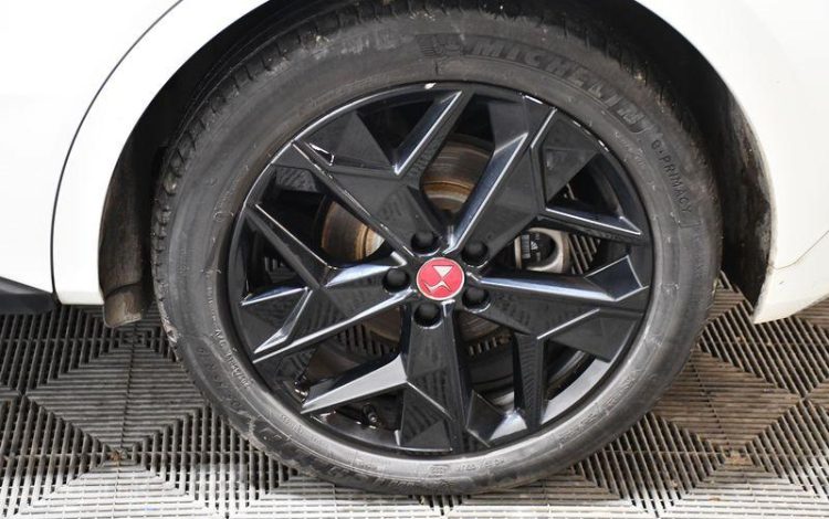 DS DS4 1.6 225H 180ch PHEV 13.2KWH PERFORMANCE LINE PLUS EAT BLANC GN-247-YE