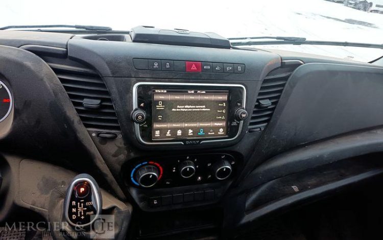 IVECO DAILY 35C18 HA8 Hi Matic BLANC GR-160-BC