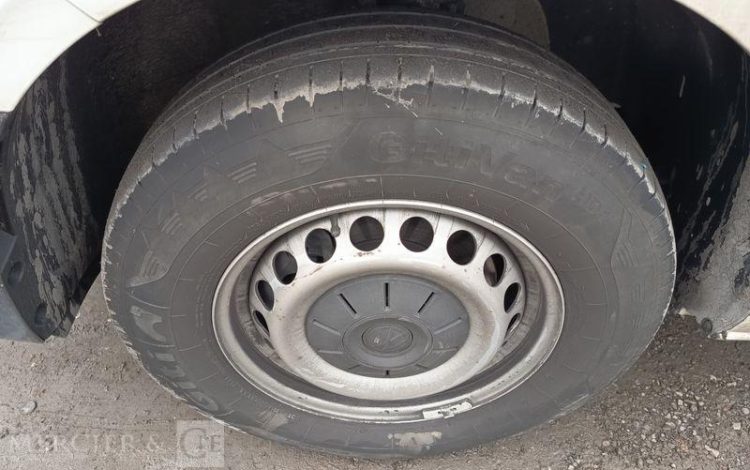 VOLKSWAGEN CRAFTER L4  GS-640-KQ