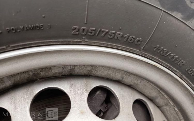 VOLKSWAGEN CRAFTER L4  GS-640-KQ