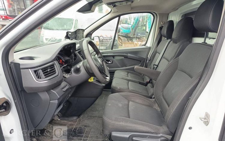 RENAULT TRAFIC FOURGON L2H2  GT-898-XN