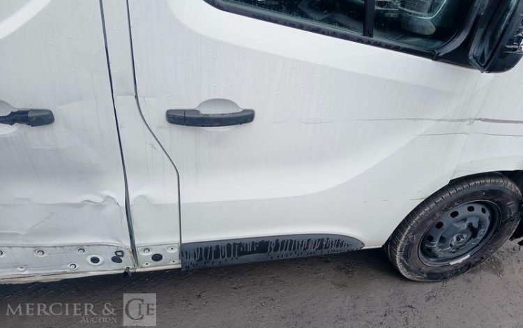 RENAULT TRAFIC FOURGON L2H2  GT-898-XN