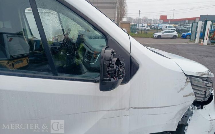 RENAULT TRAFIC FOURGON L2H2  GT-898-XN