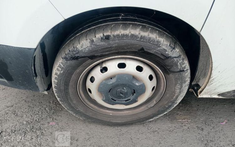 RENAULT TRAFIC FOURGON L2H2  GT-898-XN