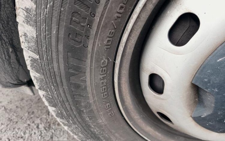 RENAULT TRAFIC FOURGON L2H2  GT-898-XN