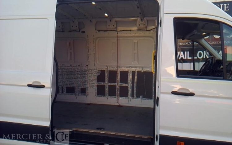 VOLKSWAGEN CRAFTER VAN 35 L4H3 14M3 TRACT 2.0 TDI 140CH BLANC GW-990-BW