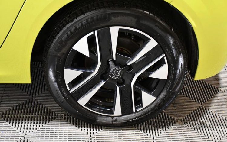 PEUGEOT e-208 135ch 50KWH ALLURE BVA VERT GZ-393-AD