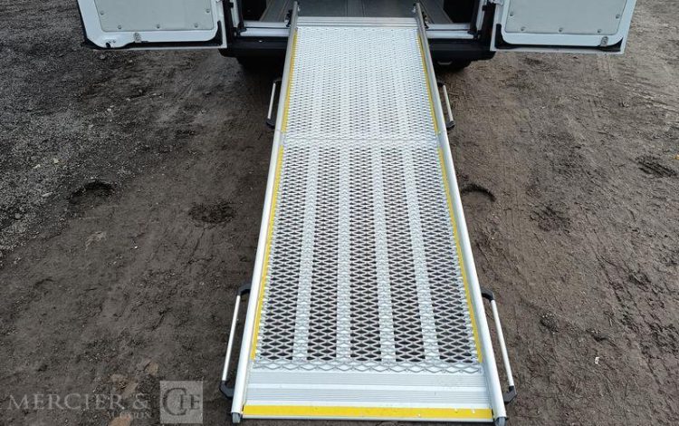 CITROEN JUMPER L2H2 8 PL PMR  HB-431-HC