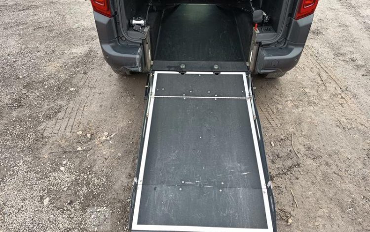 CITROEN BERLINGO 130 PMR  HB-446-HA