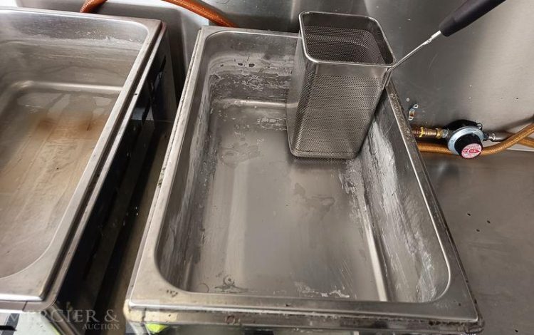 NISSAN INTERSTAR 2.3 DCI 150CV EQUIPE FOOD TRUCK AVEC EQUIPEMENTS DE CUISINE  HB-656-XM