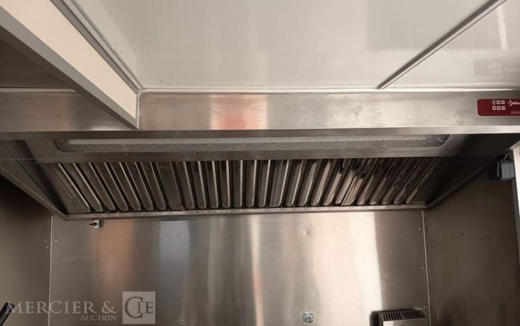 NISSAN INTERSTAR 2.3 DCI 150CV EQUIPE FOOD TRUCK AVEC EQUIPEMENTS DE CUISINE  HB-656-XM