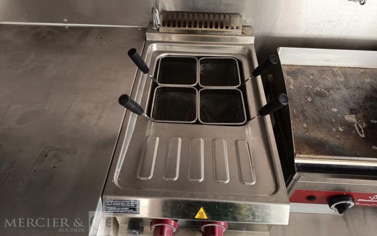 NISSAN INTERSTAR 2.3 DCI 150CV EQUIPE FOOD TRUCK AVEC EQUIPEMENTS DE CUISINE  HB-656-XM