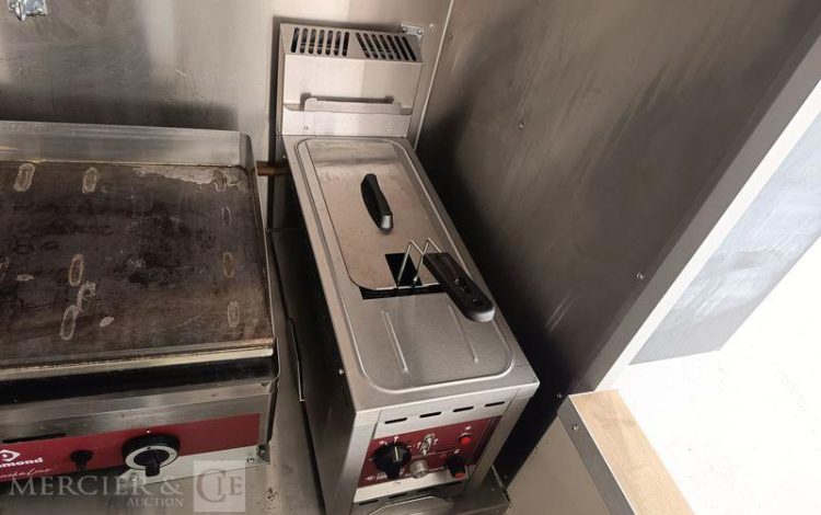 NISSAN INTERSTAR 2.3 DCI 150CV EQUIPE FOOD TRUCK AVEC EQUIPEMENTS DE CUISINE  HB-656-XM