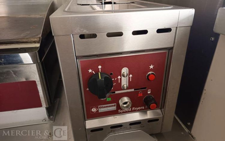 NISSAN INTERSTAR 2.3 DCI 150CV EQUIPE FOOD TRUCK AVEC EQUIPEMENTS DE CUISINE  HB-656-XM