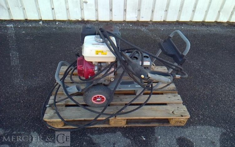 KARCHER NETTOYEUR HAUTE PRESSION THERMIQUE HD 1050 B ALU SD253