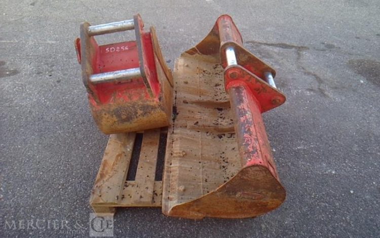 ACB MORRIN 1 GODET DE CURAGE 1450mm + 1 GODET DE FOUILLE 370mm ACB ROUILLE SD256