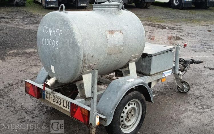 HUBIERE REMORQUE TONNE A EAU 500 LITRES AVEC POMPE A EAU ELECTRIQUE –  TON010005