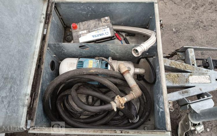 HUBIERE REMORQUE TONNE A EAU 500 LITRES AVEC POMPE A EAU ELECTRIQUE –  TON010005