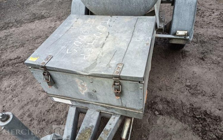 HUBIERE REMORQUE TONNE A EAU 500 LITRES AVEC POMPE A EAU ELECTRIQUE –  TON010005