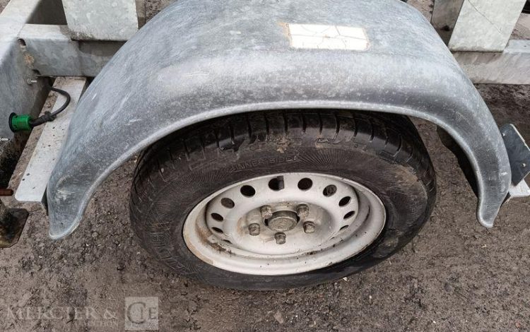 HUBIERE REMORQUE TONNE A EAU 500 LITRES AVEC POMPE A EAU ELECTRIQUE –  TON010005