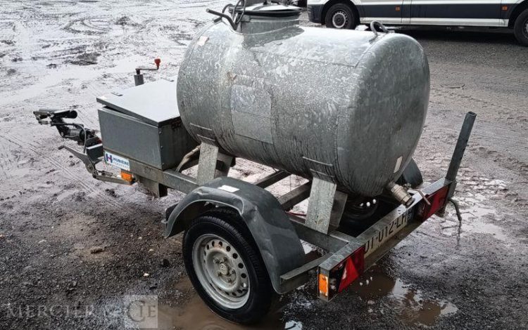 HUBIERE REMORQUE TONNE A EAU 500 LITRES AVEC POMPE A EAU ELECTRIQUE –  TON010006