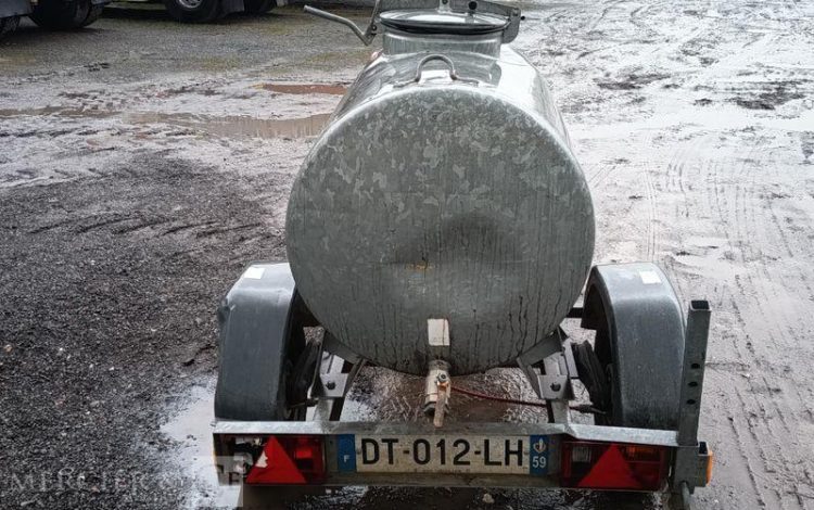 HUBIERE REMORQUE TONNE A EAU 500 LITRES AVEC POMPE A EAU ELECTRIQUE –  TON010006
