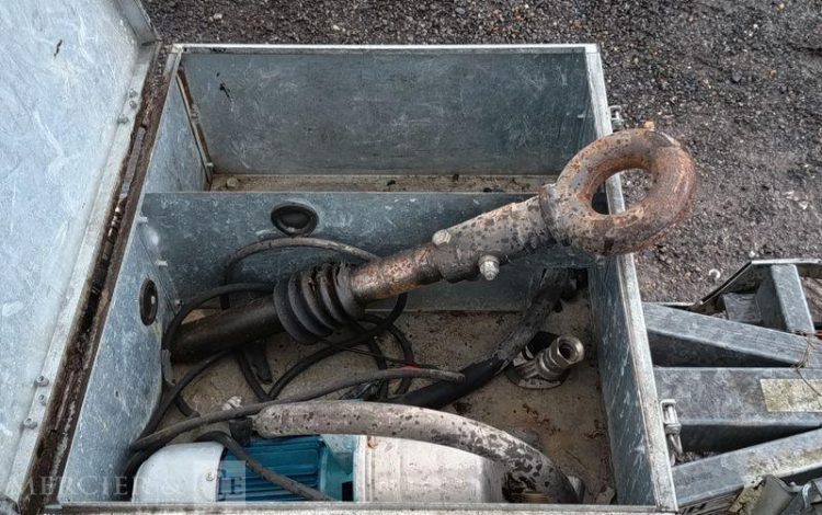 HUBIERE REMORQUE TONNE A EAU 500 LITRES AVEC POMPE A EAU ELECTRIQUE –  TON010006