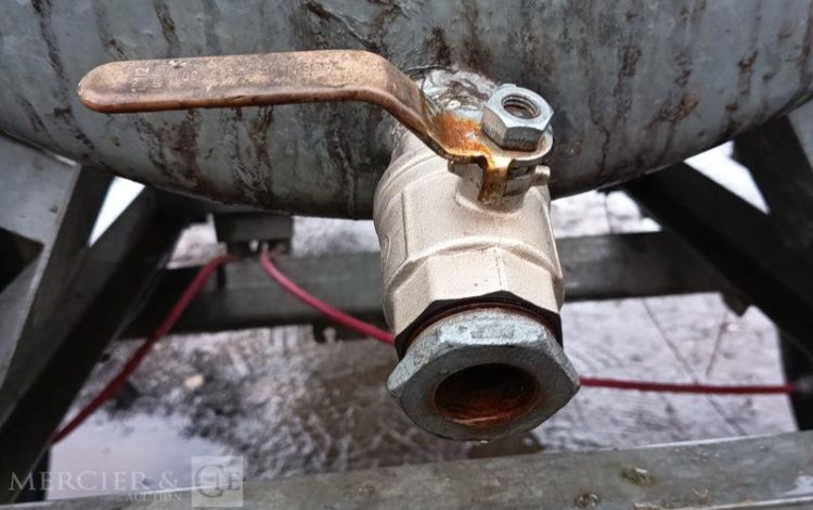 HUBIERE REMORQUE TONNE A EAU 500 LITRES AVEC POMPE A EAU ELECTRIQUE –  TON010006