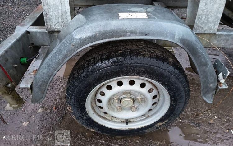 HUBIERE REMORQUE TONNE A EAU 500 LITRES AVEC POMPE A EAU ELECTRIQUE –  TON010006