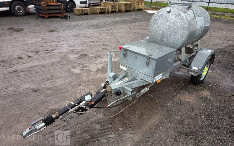 HUBIERE REMORQUE TONNE A EAU 500 LITRES AVEC POMPE A EAU ELECTRIQUE –  TON010007