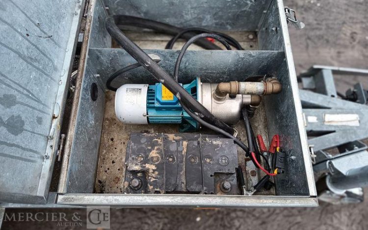 HUBIERE REMORQUE TONNE A EAU 500 LITRES AVEC POMPE A EAU ELECTRIQUE –  TON010007